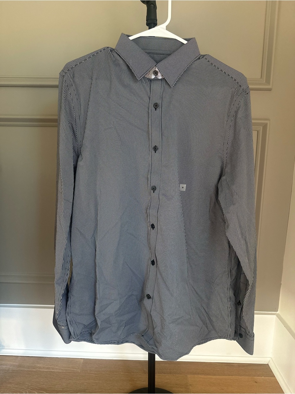Men's Long-Sleeve Black Check Button-Up Shirt